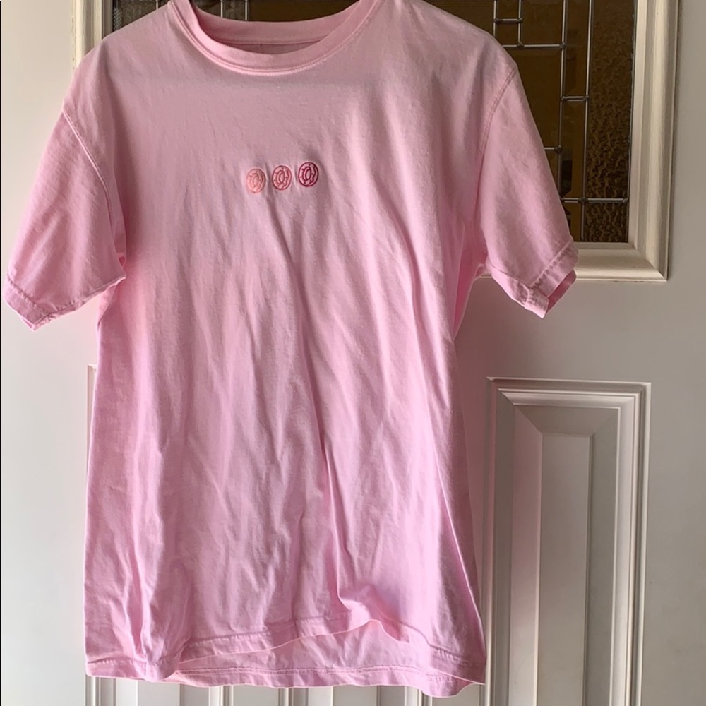 Tee shirt.